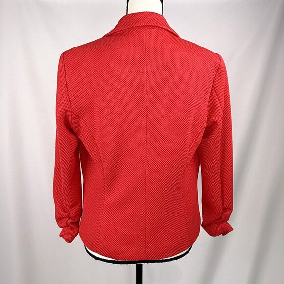Versatile Amanda + Chelsea Crop Blazer with Ruched Sleeves – Red, Size 8 - Picture 2 of 5